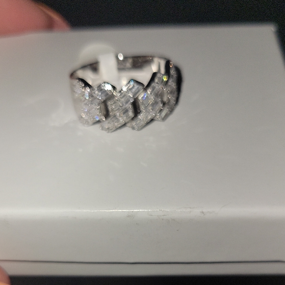 Elegant Silver Diamond Ring